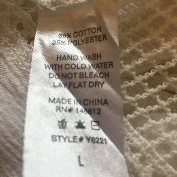 𝅺ACEMI lace trim tank - Picture 3 of 5